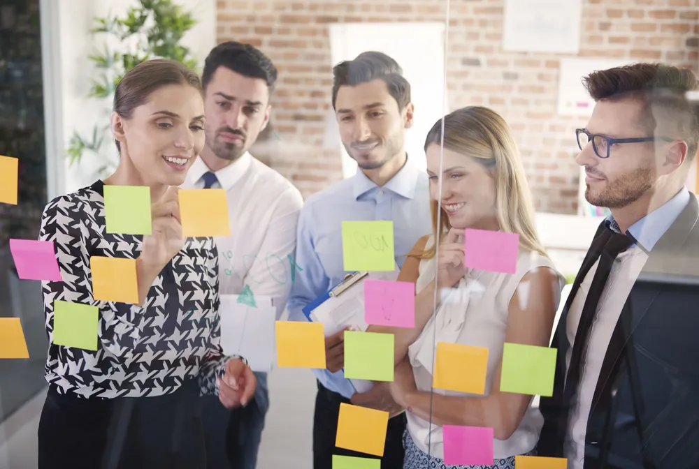 close-up-people-working-office